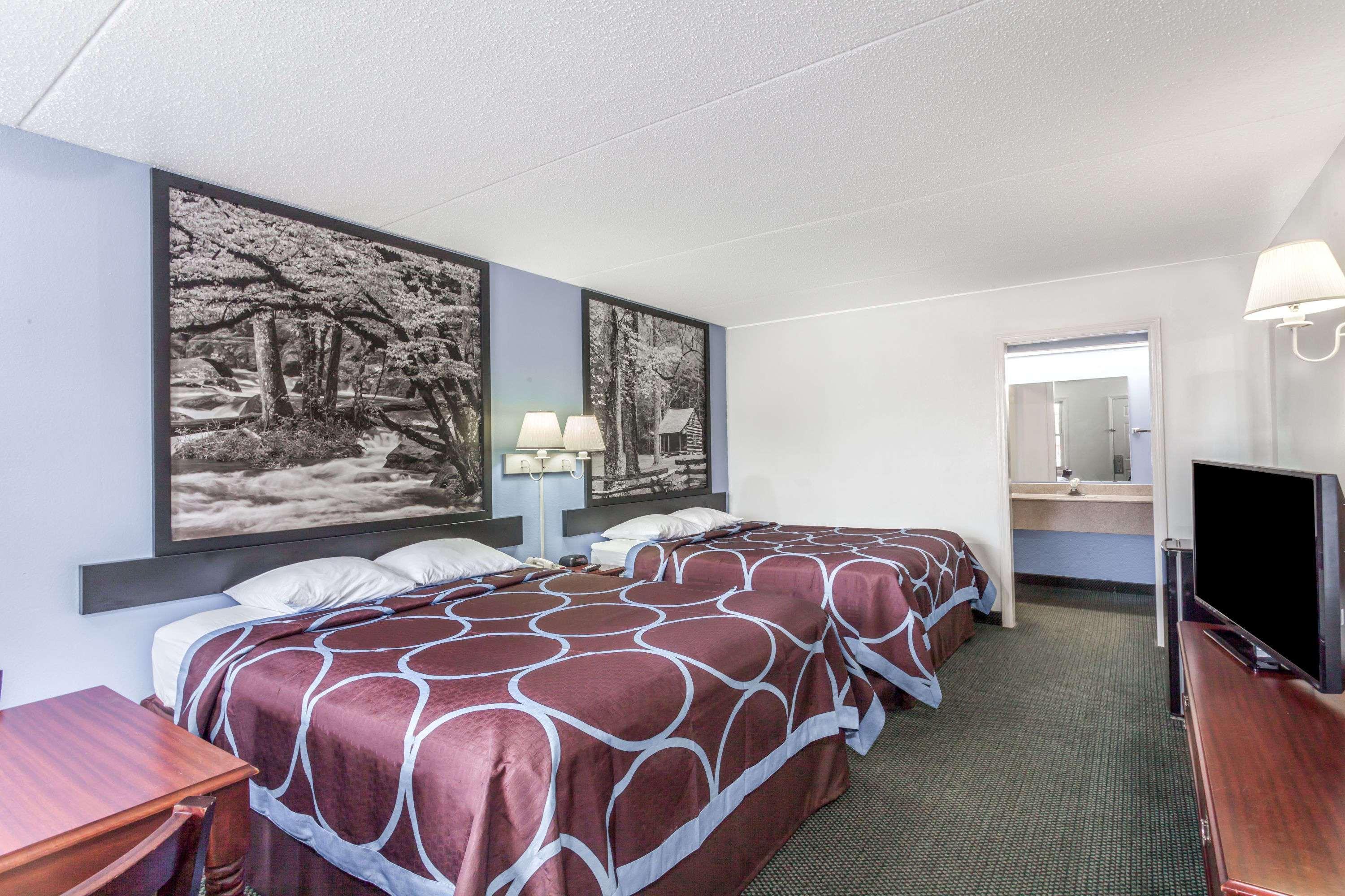 Super 8 By Wyndham Kingston Hotel Exterior photo
